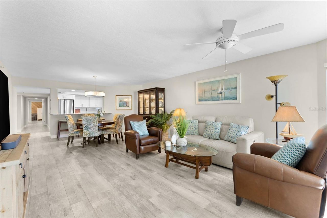 16332 Gulf Boulevard, Unit 2B, Redington Beach, FL 33708 Photo