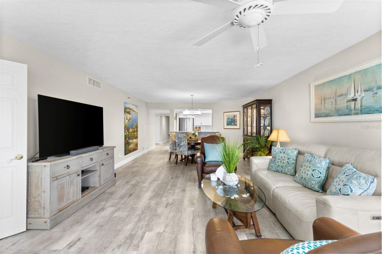 16332 Gulf Boulevard, Unit 2B, Redington Beach, FL 33708 Photo