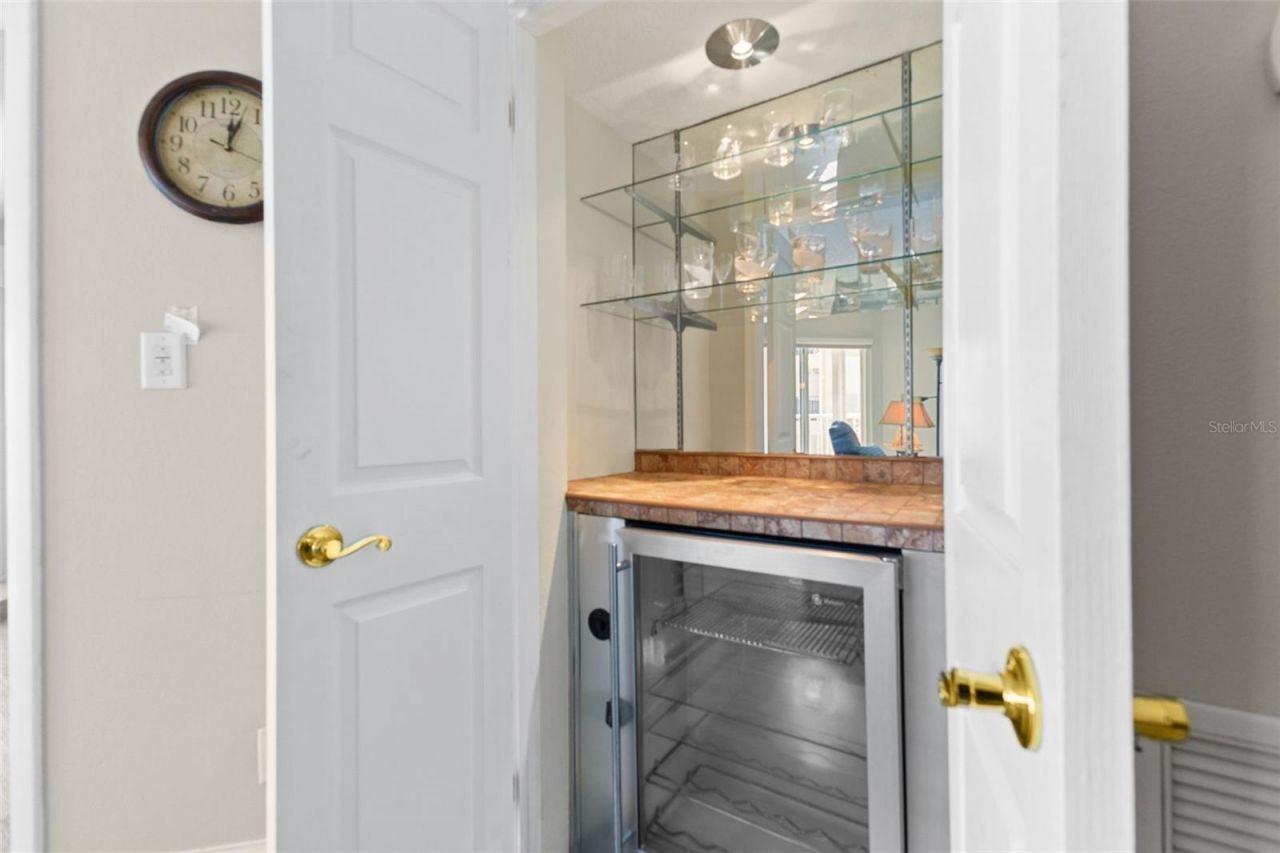 16332 Gulf Boulevard, Unit 2B, Redington Beach, FL 33708 Photo