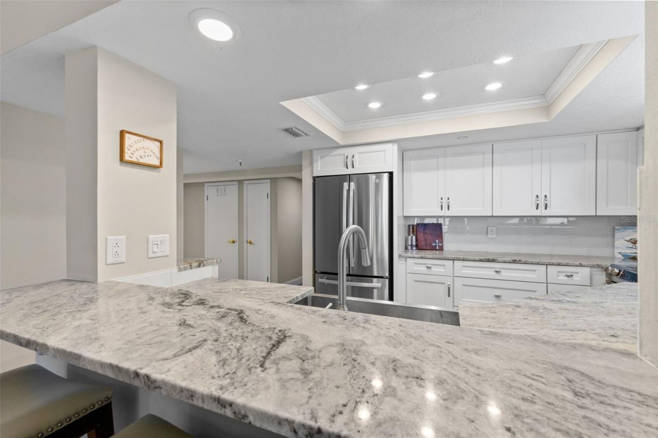 16332 Gulf Boulevard, Unit 2B, Redington Beach, FL 33708 Photo