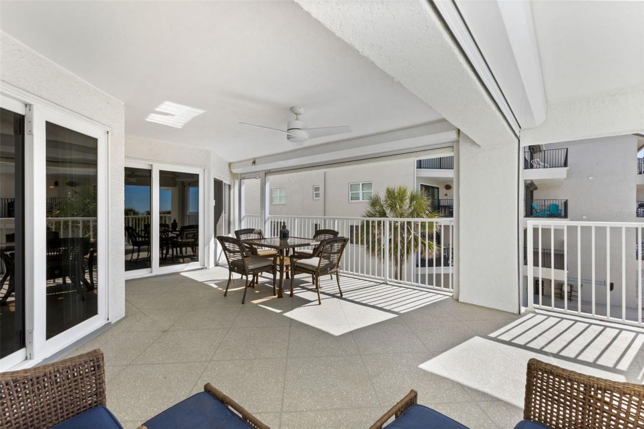 16332 Gulf Boulevard, Unit 2B, Redington Beach, FL 33708 Photo