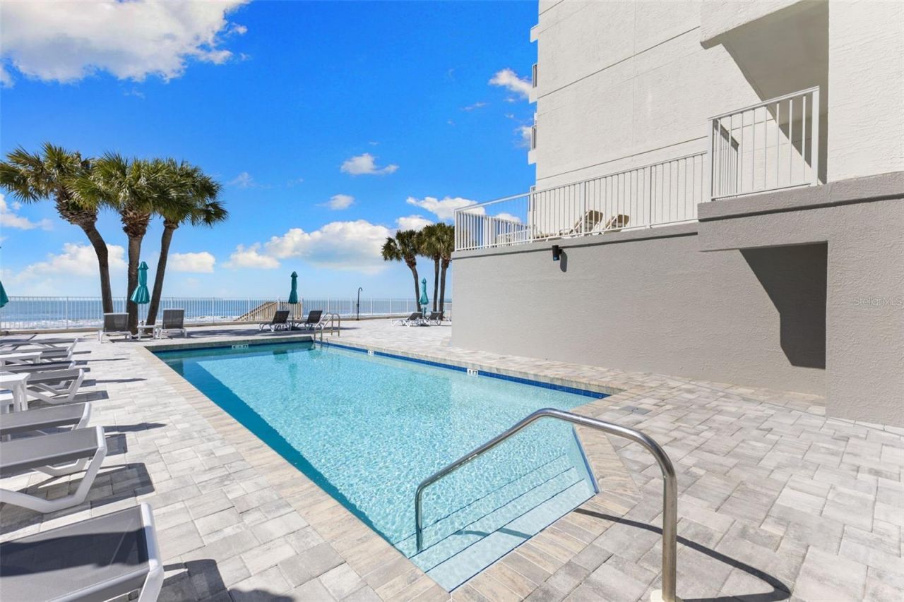 16332 Gulf Boulevard, Unit 2B, Redington Beach, FL 33708 Photo
