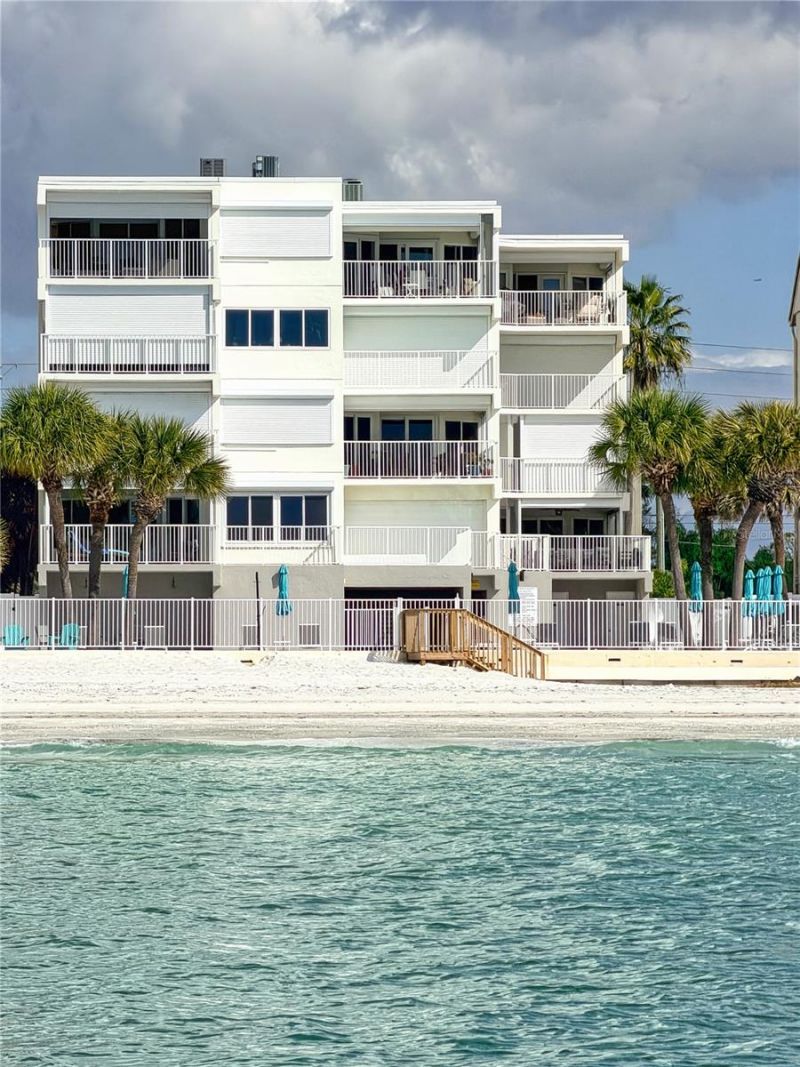 16332 Gulf Boulevard, Unit 2B, Redington Beach, FL 33708 Photo