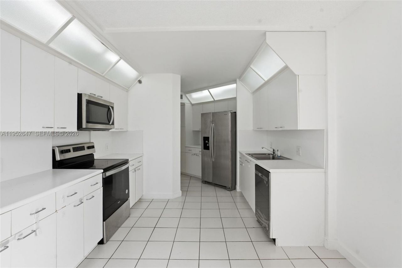 20185 E Country Club Dr, Unit 502, Aventura, FL 33180 Photo