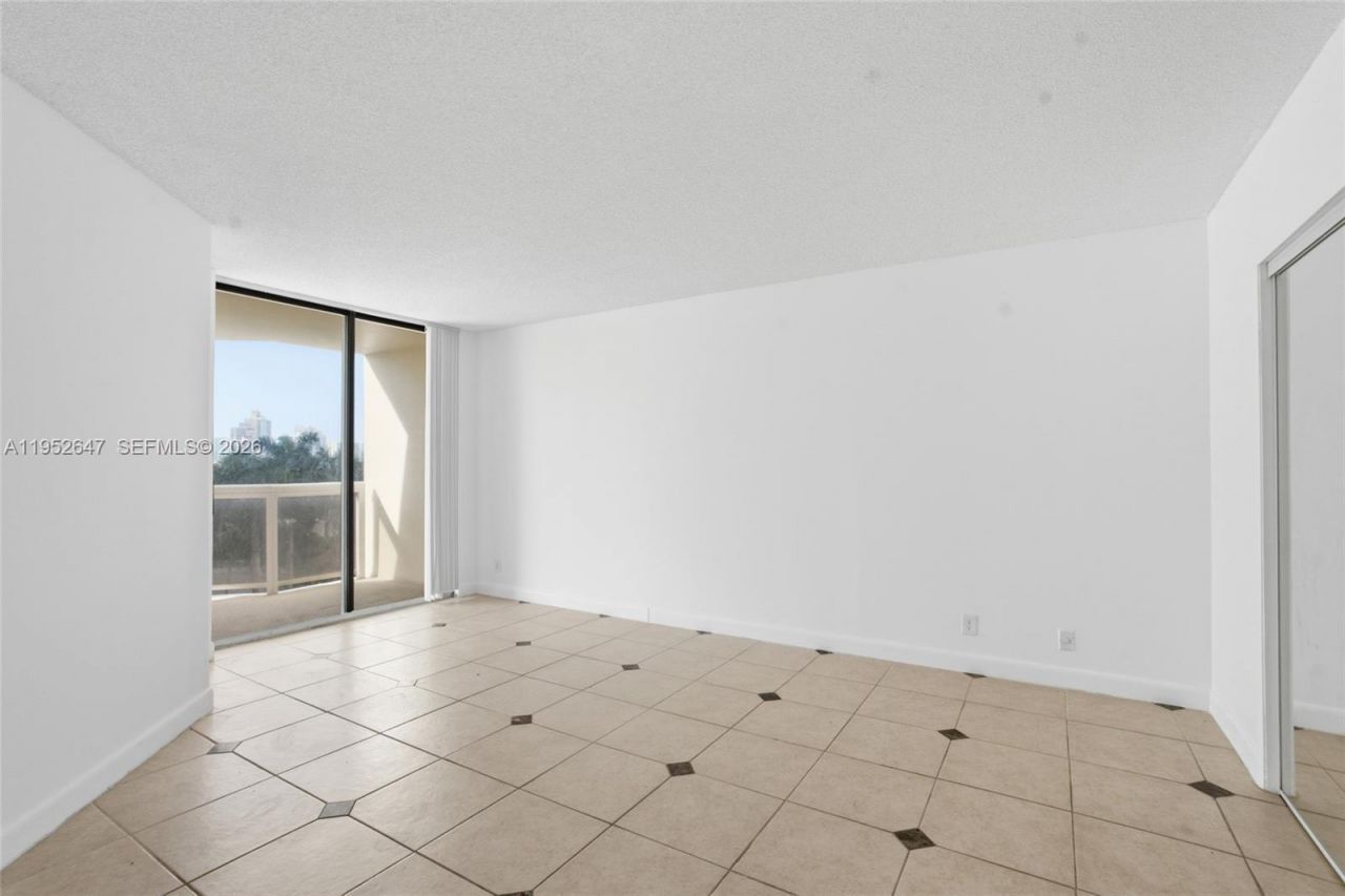 20185 E Country Club Dr, Unit 502, Aventura, FL 33180 Photo