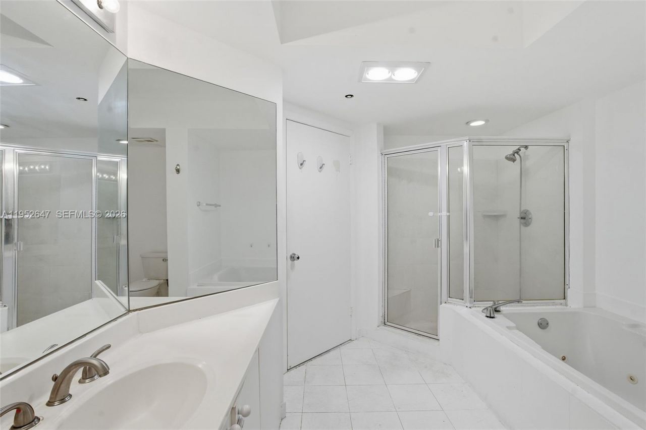 20185 E Country Club Dr, Unit 502, Aventura, FL 33180 Photo