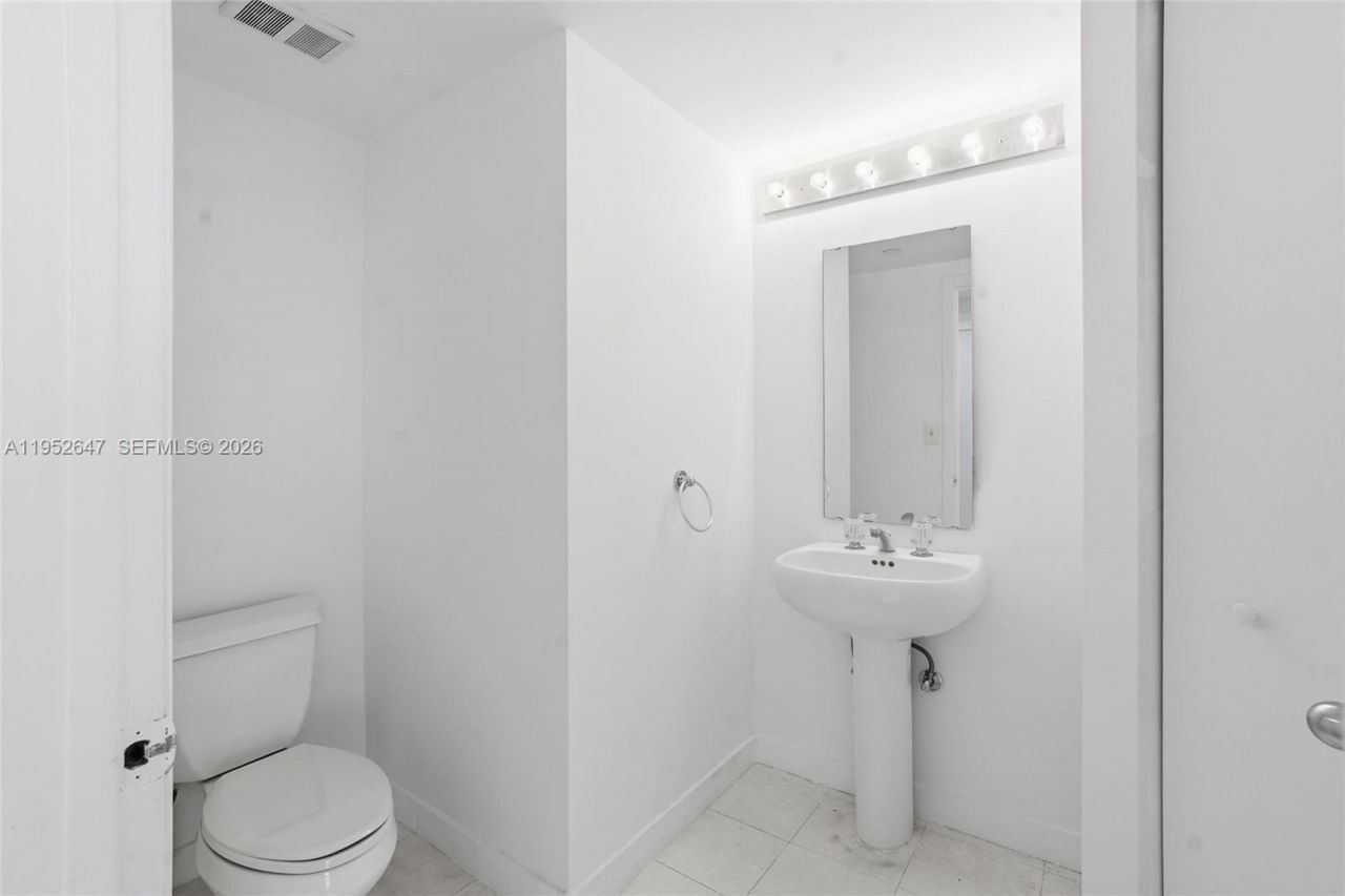 20185 E Country Club Dr, Unit 502, Aventura, FL 33180 Photo
