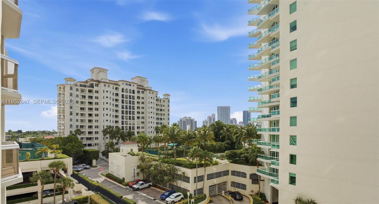 20185 E Country Club Dr, Unit 502, Aventura, FL 33180 Photo