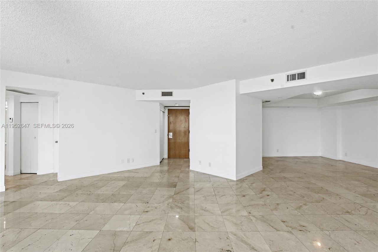 20185 E Country Club Dr, Unit 502, Aventura, FL 33180 Photo