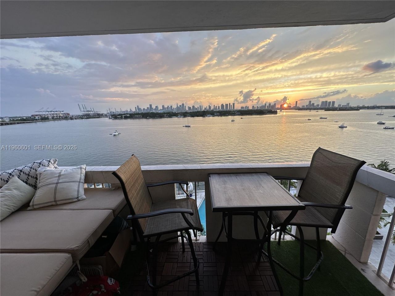 800 West Ave, Unit 823, Miami Beach, FL 33139 Photo