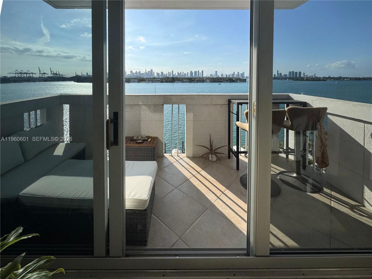 800 West Ave, Unit 823, Miami Beach, FL 33139 Photo