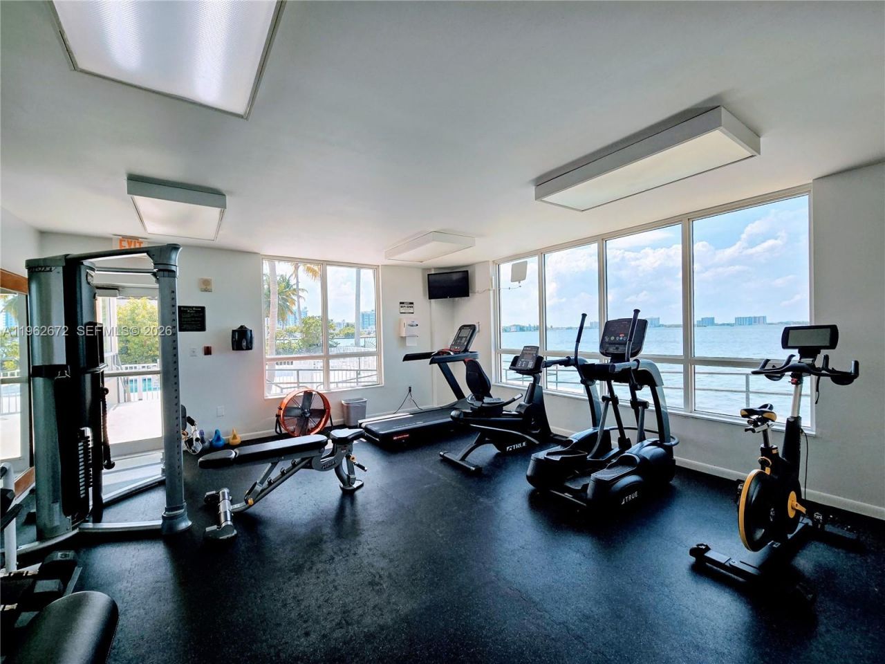 1625 Kennedy Cswy , Unit 1207C, North Bay Village, FL 33141 Photo