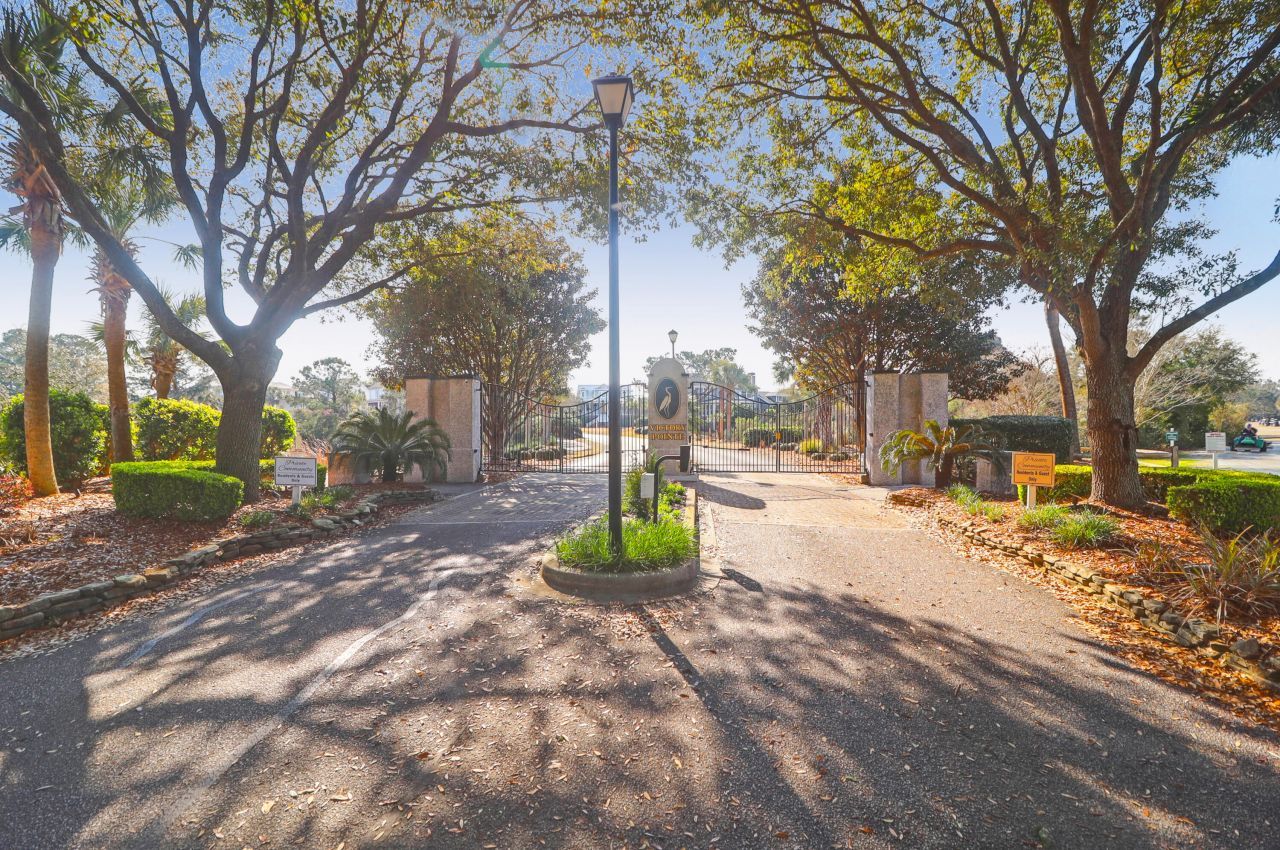 4176 Victory Pointe Drive Photo 5