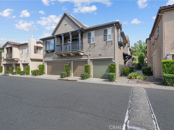 19415 Opal Lane, Saugus, CA 91350