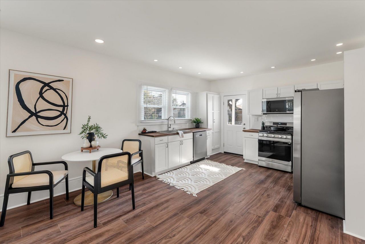 1905 English Street Photo 12