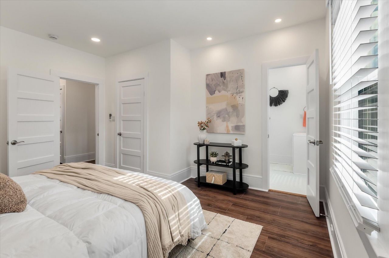 1905 English Street Photo 19