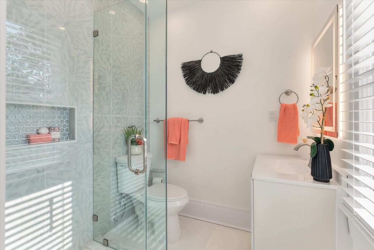 1905 English Street Photo 20