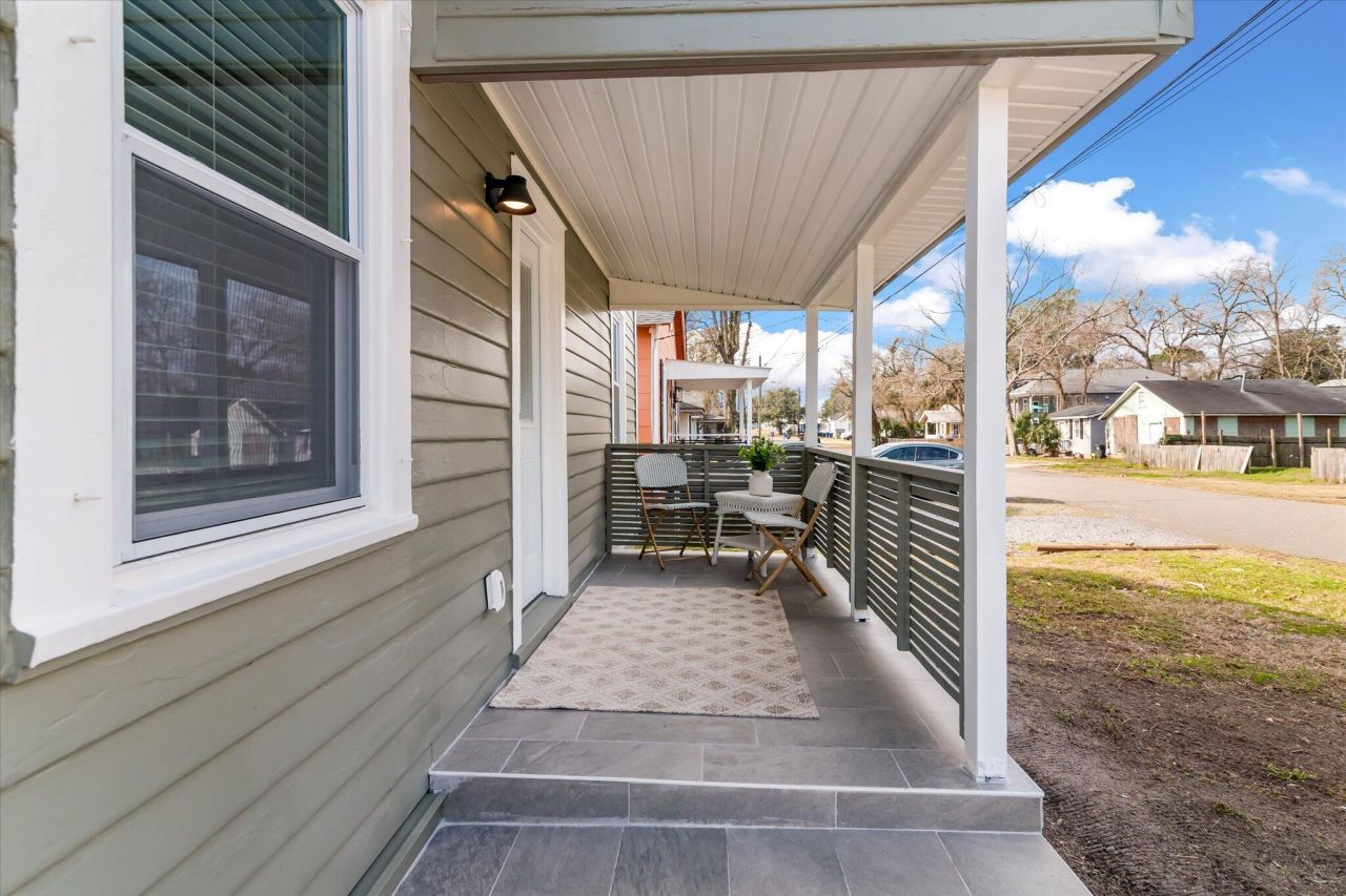 1905 English Street Photo 4