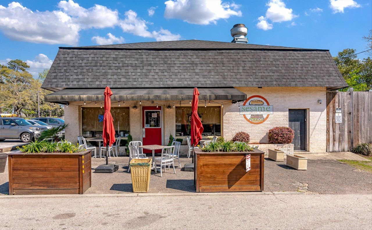 1905 English Street Photo 41