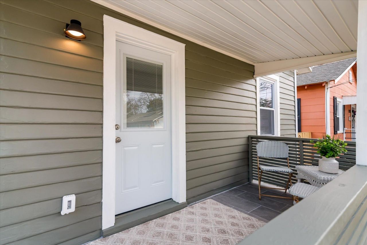 1905 English Street Photo 5