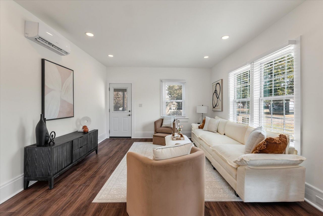 1905 English Street Photo 7