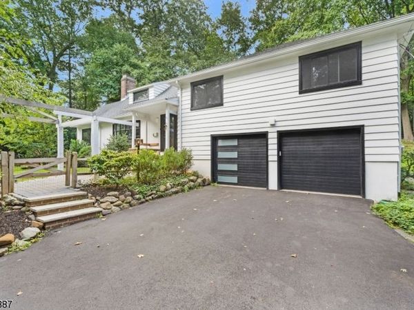 22 Arrowhead Rd, Morris, NJ 07960
