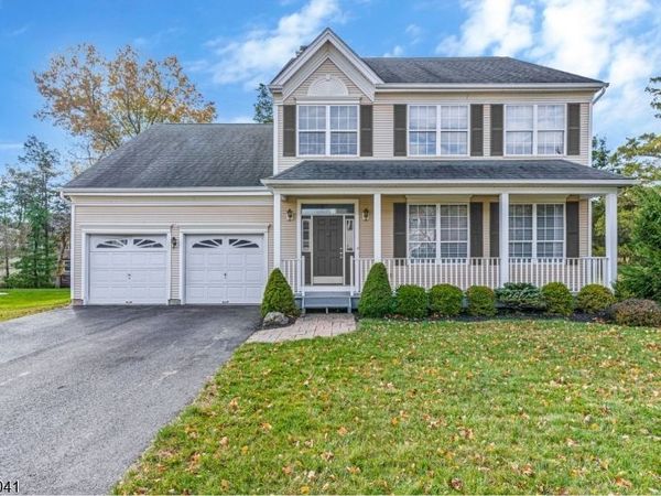 2 Abraham Rd, Readington, NJ 08889