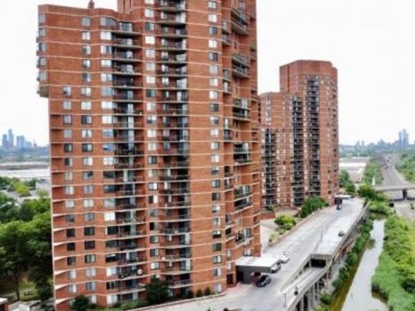 1740 Harmon Cove Tower, Secaucus, NJ 07094