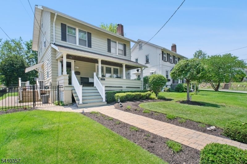 122 Westover Ave, West Caldwell, NJ 07006 Main Photo