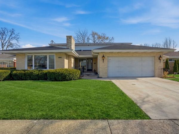 1425 Stonegate Road, La Grange Park, IL 60526