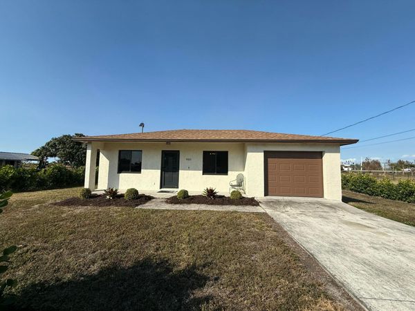 920 NW 4th Street, South Bay, FL 33493