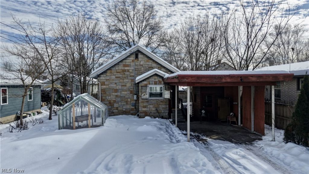 335 2nd Drive Nw, New Philadelphia, OH 44663 Main Photo