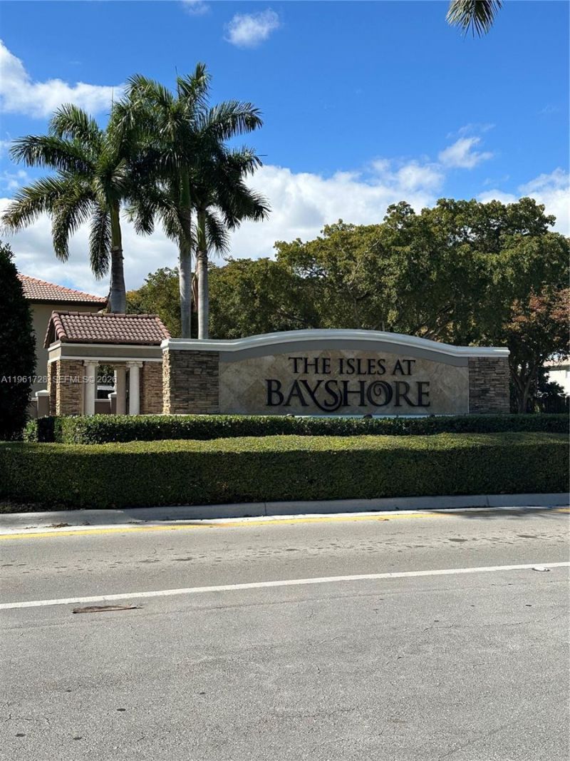 8925 SW 222nd Ter, Cutler Bay, FL 33190 Photo