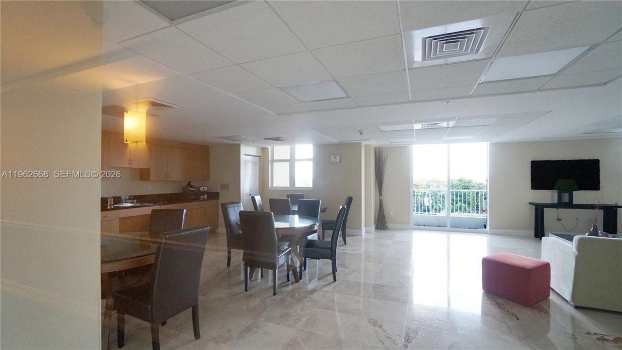 117 NW 42nd Ave , Unit 708, Miami, FL 33126 Photo