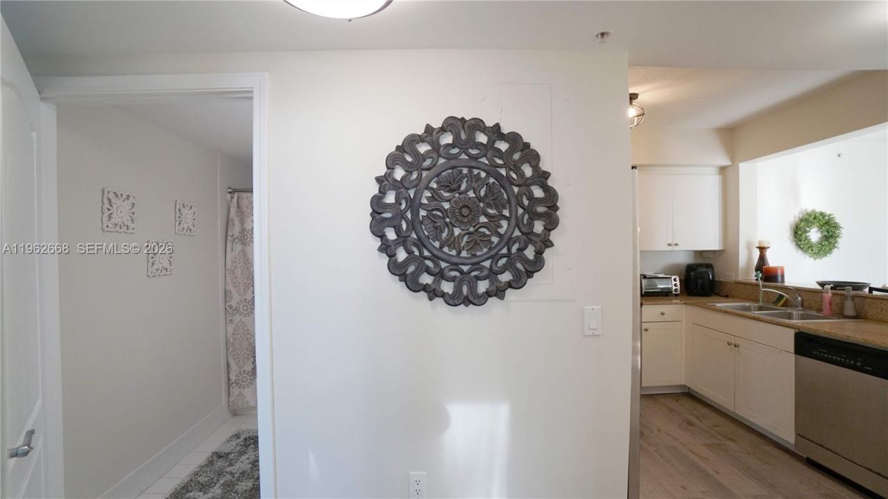 117 NW 42nd Ave , Unit 708, Miami, FL 33126 Photo