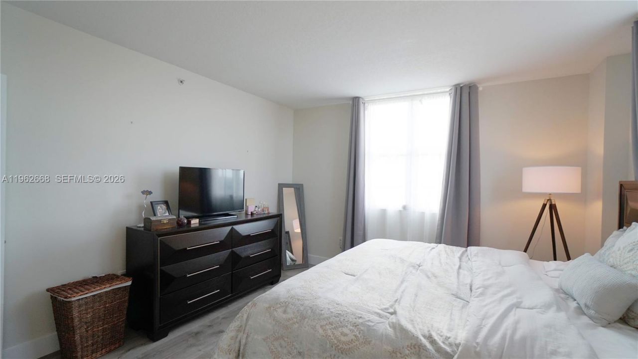 117 NW 42nd Ave , Unit 708, Miami, FL 33126 Photo