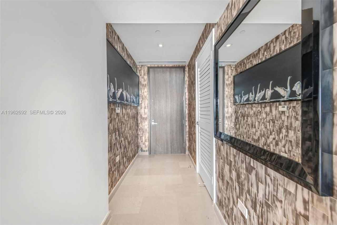 88 SW 7th St, Unit 3806, Miami, FL 33130 Photo
