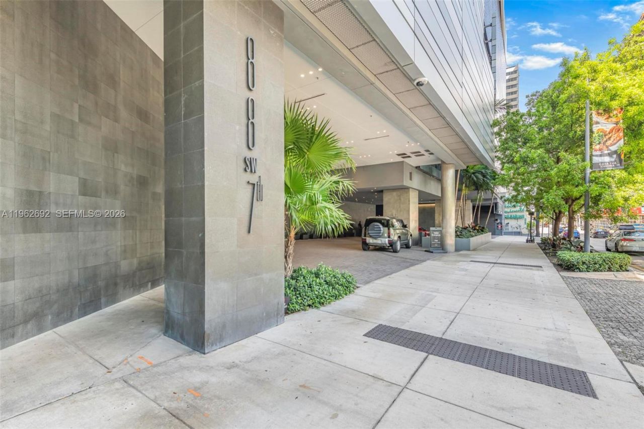 88 SW 7th St, Unit 3806, Miami, FL 33130 Photo