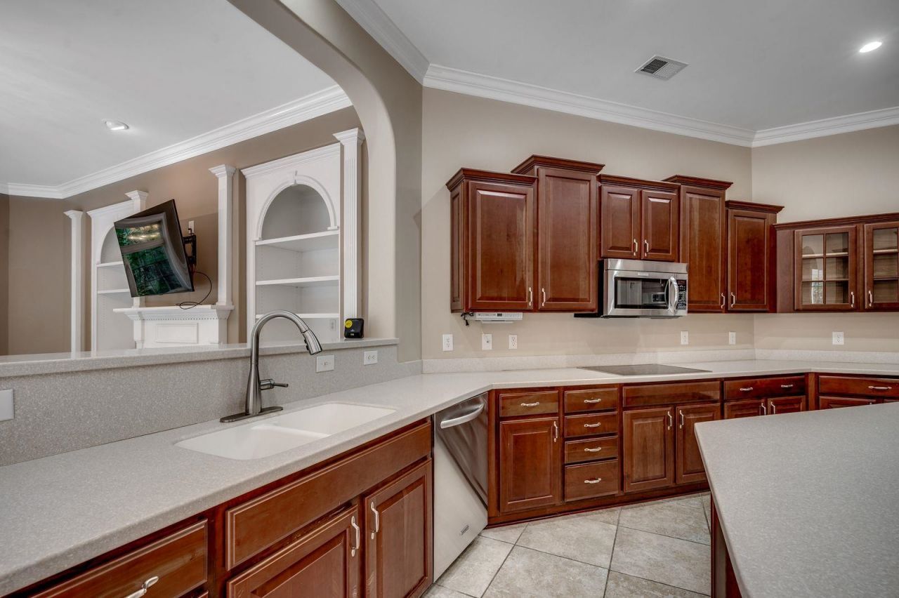 5304 Pheasant Dr. Photo 8