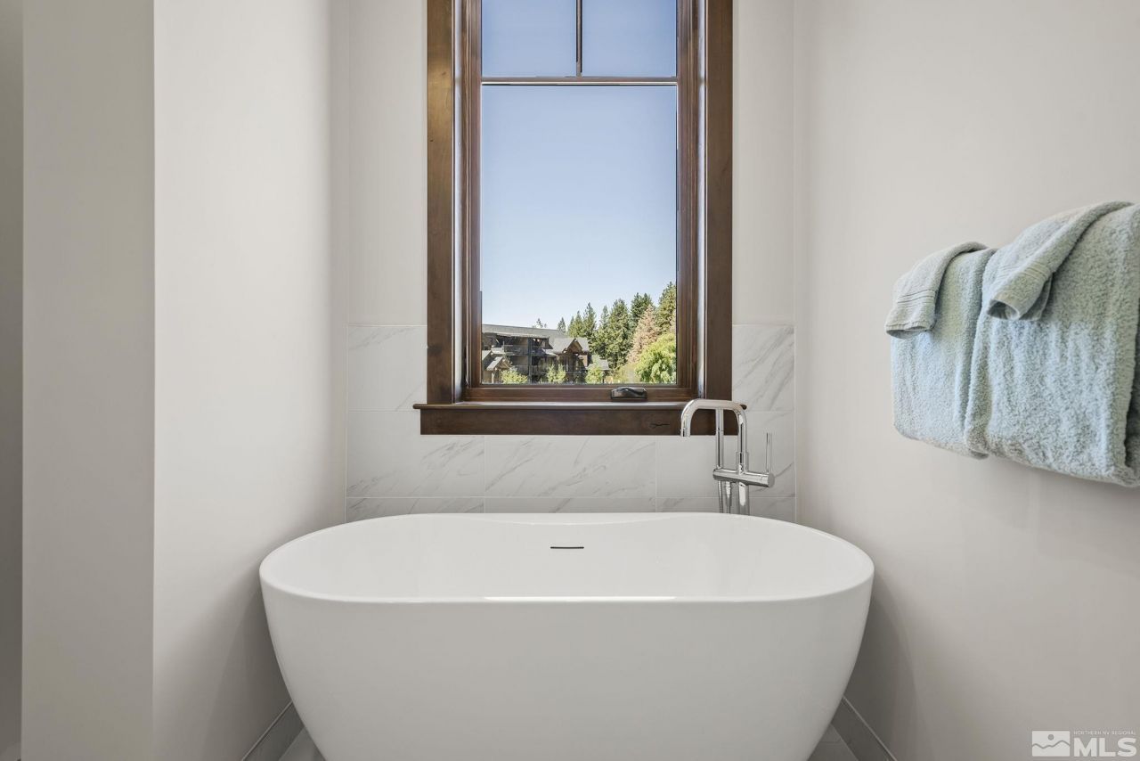 28 Beach Club Drive, Unit # 407, Stateline, NV 89449 Photo