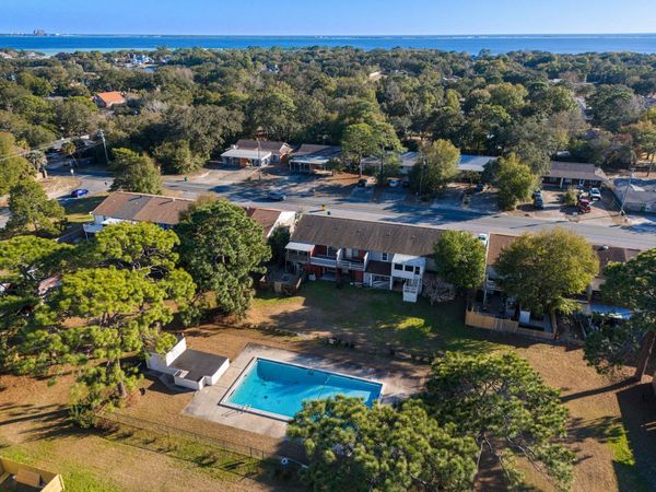 145 4Th Avenue, Unit APT C2, Shalimar, FL 32579