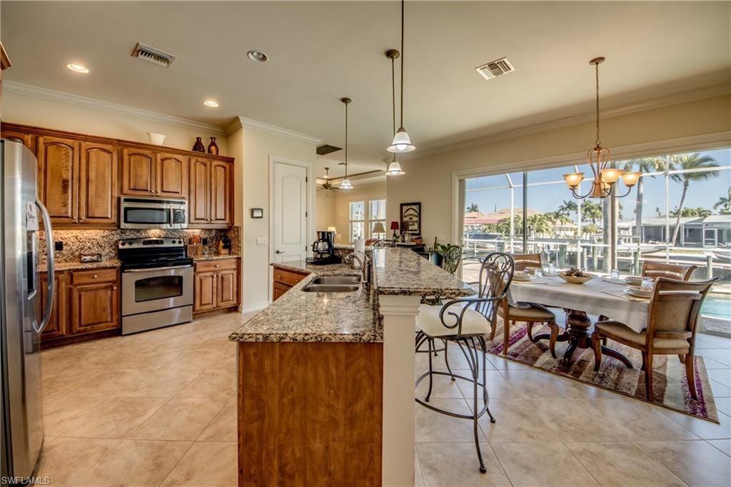 5237 Seminole Ct, Cape Coral, FL 33904 Photo