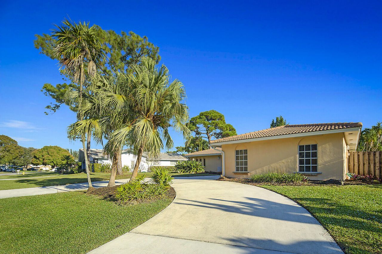 4238 Magnolia Street, Palm Beach Gardens, FL 33418 Photo