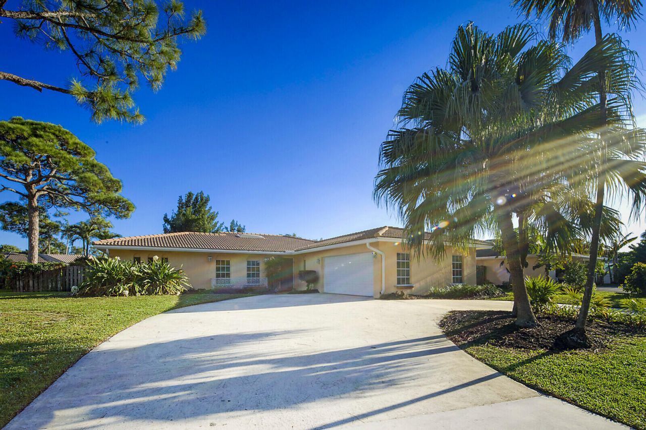 4238 Magnolia Street, Palm Beach Gardens, FL 33418 Photo