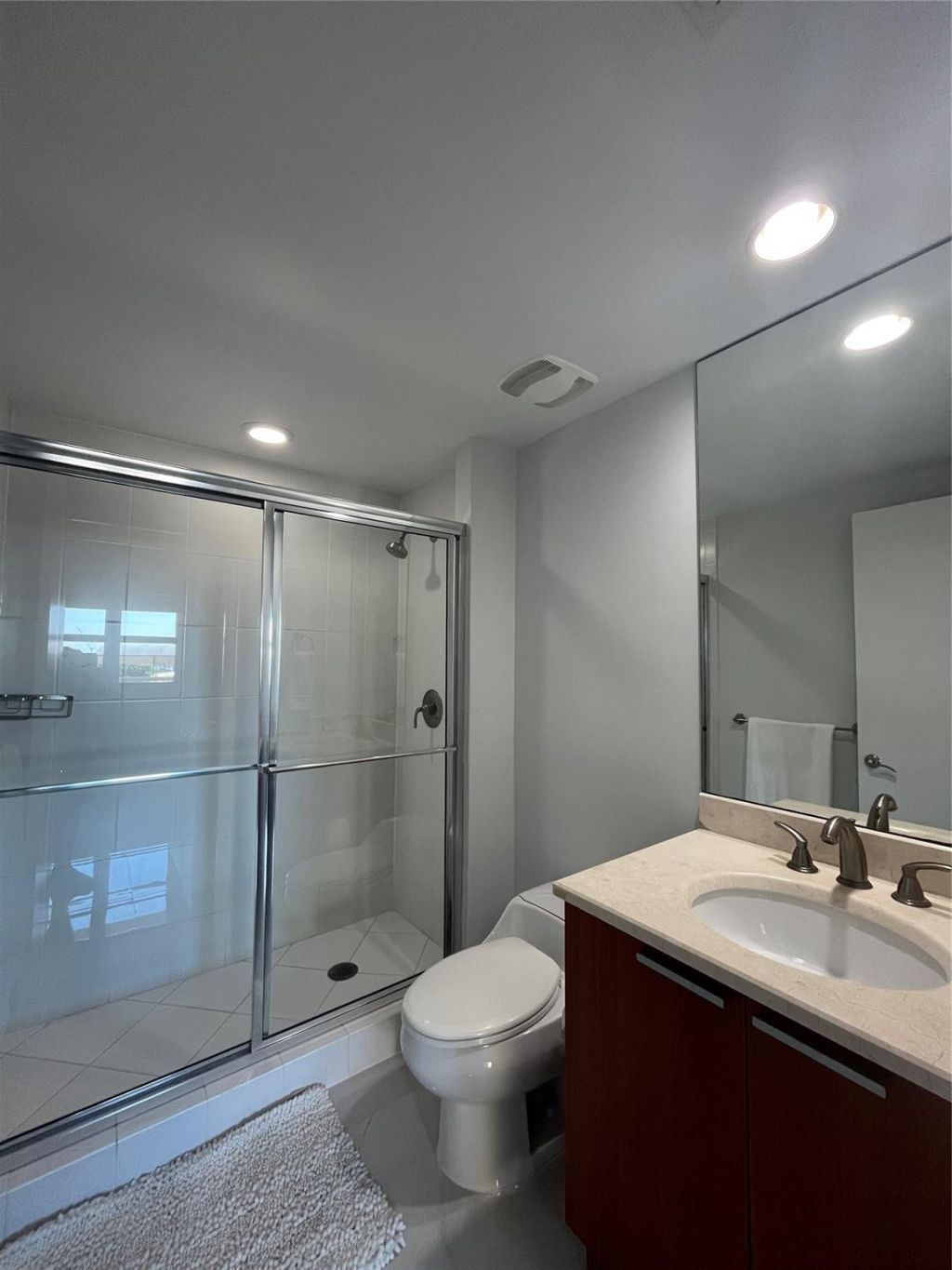 2650 Lake Shore Drive, Unit 803, Riviera Beach, FL 33404 Photo