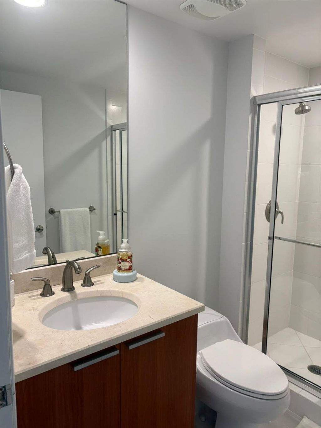 2650 Lake Shore Dr, Unit 803, Riviera Beach, FL 33404 Photo