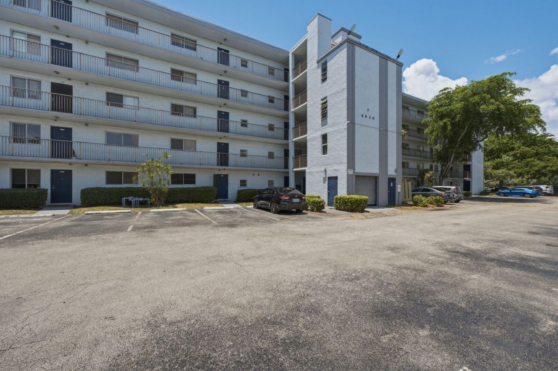 8620 N Sherman Circle, Unit 204, Miramar, FL 33025 Photo