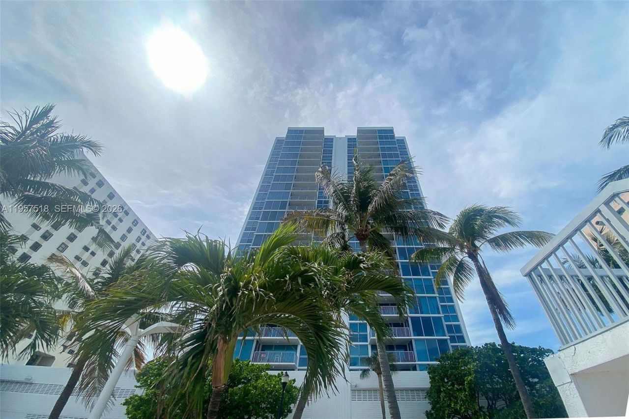 2655 Collins Ave, Unit 2301, Miami Beach, FL 33140 Photo