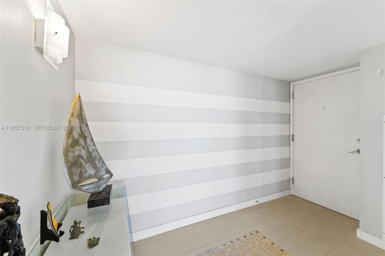 2655 Collins Ave, Unit 2301, Miami Beach, FL 33140 Photo