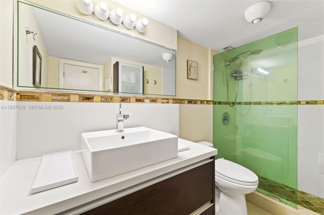 2655 Collins Ave, Unit 2301, Miami Beach, FL 33140 Photo